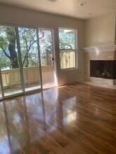 5 Oak Crest Ct in Novato, CA - Foto de edificio - Building Photo