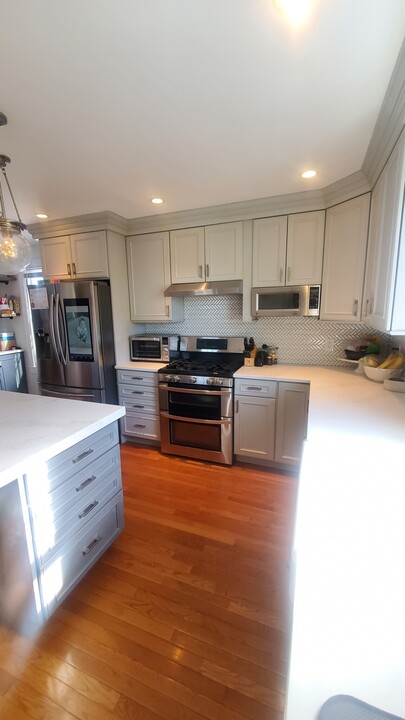 14 Oak St, Unit 2 in Somerville, MA - Building Photo
