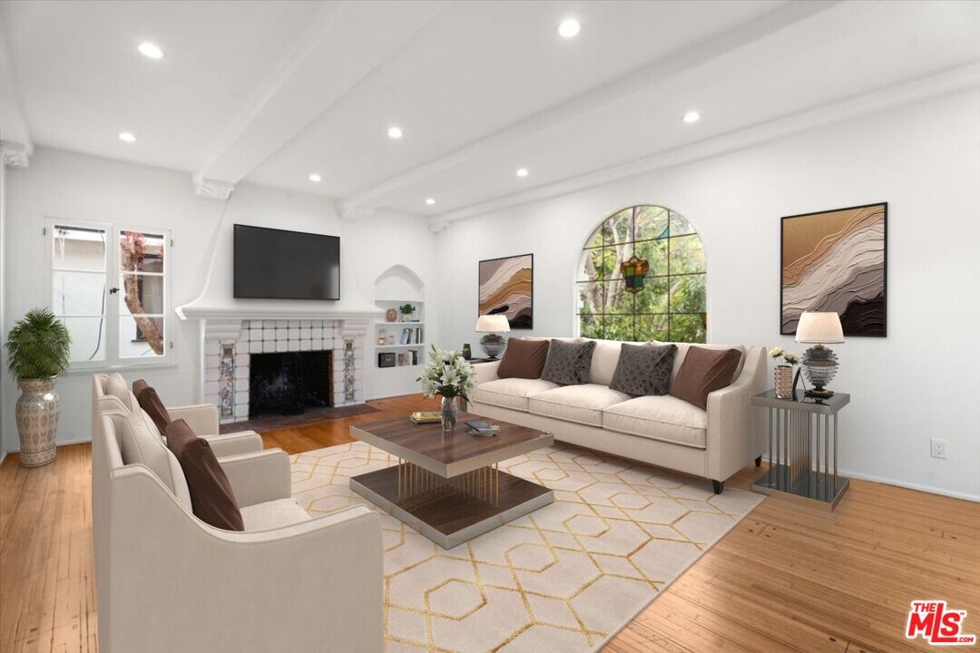 205 S Reeves Dr in Beverly Hills, CA - Building Photo