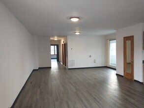 2516 W Pratt Blvd, Unit 2 in Chicago, IL - Building Photo - Building Photo