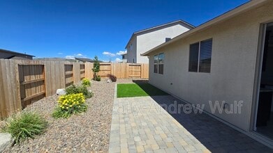 401 Pasillo Ct in Reno, NV - Building Photo - Building Photo