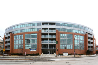 Grand Bend at Green Bay in Evanston, IL - Building Photo - Building Photo