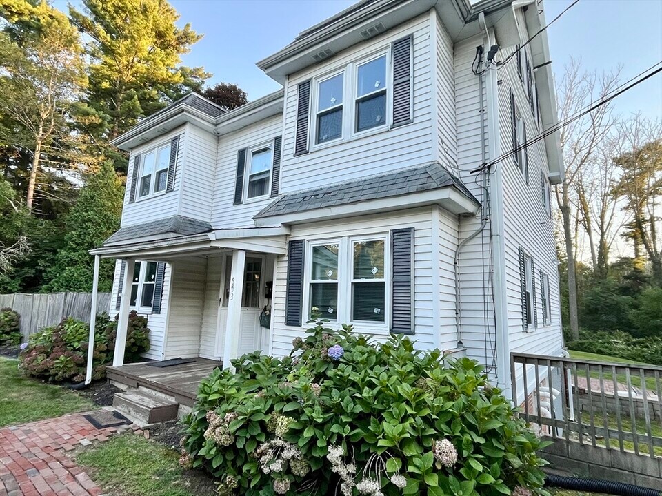 653 Park in Stoughton, MA - Building Photo