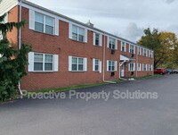 173 E Tioga St in Tunkhannock, PA - Foto de edificio - Building Photo