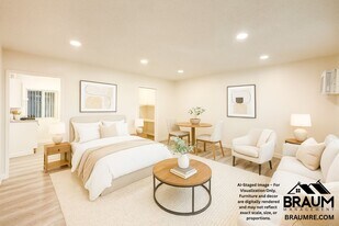 15546 Vanowen St in Los Angeles, CA - Building Photo