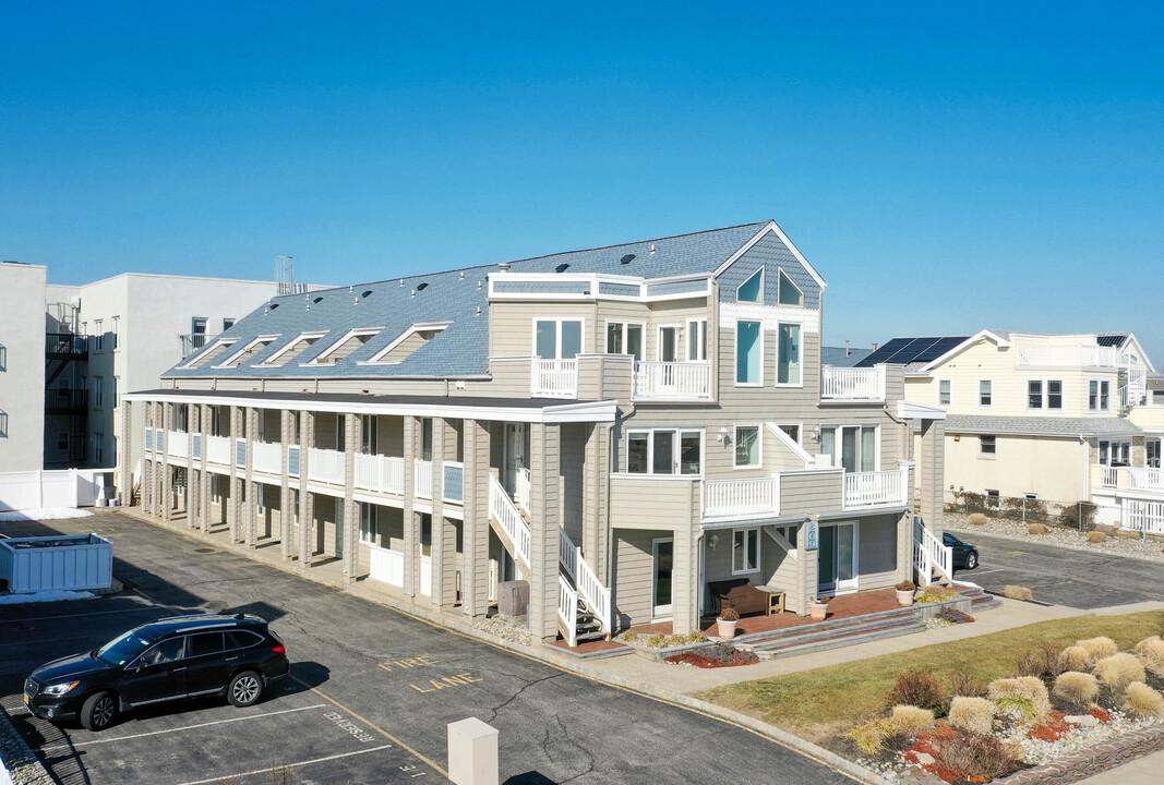 209 Ocean Ave in Bradley Beach, NJ - Foto de edificio