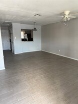 3366 Burke Rd, Unit 158 in Pasadena, TX - Building Photo