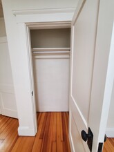 25 Oak St, Unit 2 in Milton, MA - Foto de edificio - Building Photo