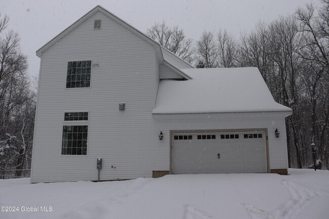 66 Ray Rd in Rexford, NY - Building Photo - Building Photo