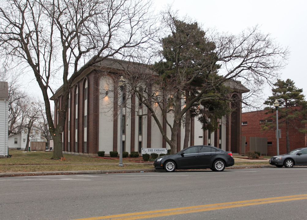 The Embassy in North Kansas City, MO - Foto de edificio