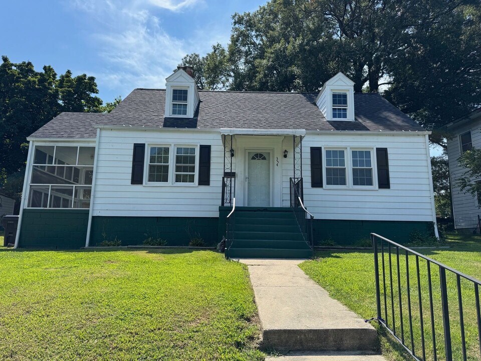 334 Jackson Ave in Colonial Heights, VA - Building Photo