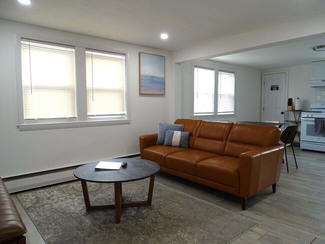 18 Pleasant St