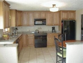 6 Glover Dr in Revere, MA - Building Photo - Building Photo