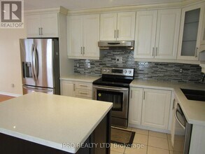 99 Monaco Ct in Brampton, ON - Building Photo - Building Photo