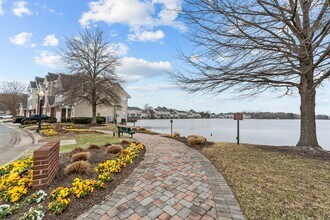 5304 Summer Crescent in Virginia Beach, VA - Building Photo - Building Photo