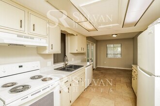 8090 River Country Dr in Spring Hill, FL - Building Photo - Building Photo