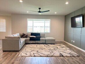 14906 Wayne Lee Ct in Bakersfield, CA - Building Photo - Building Photo