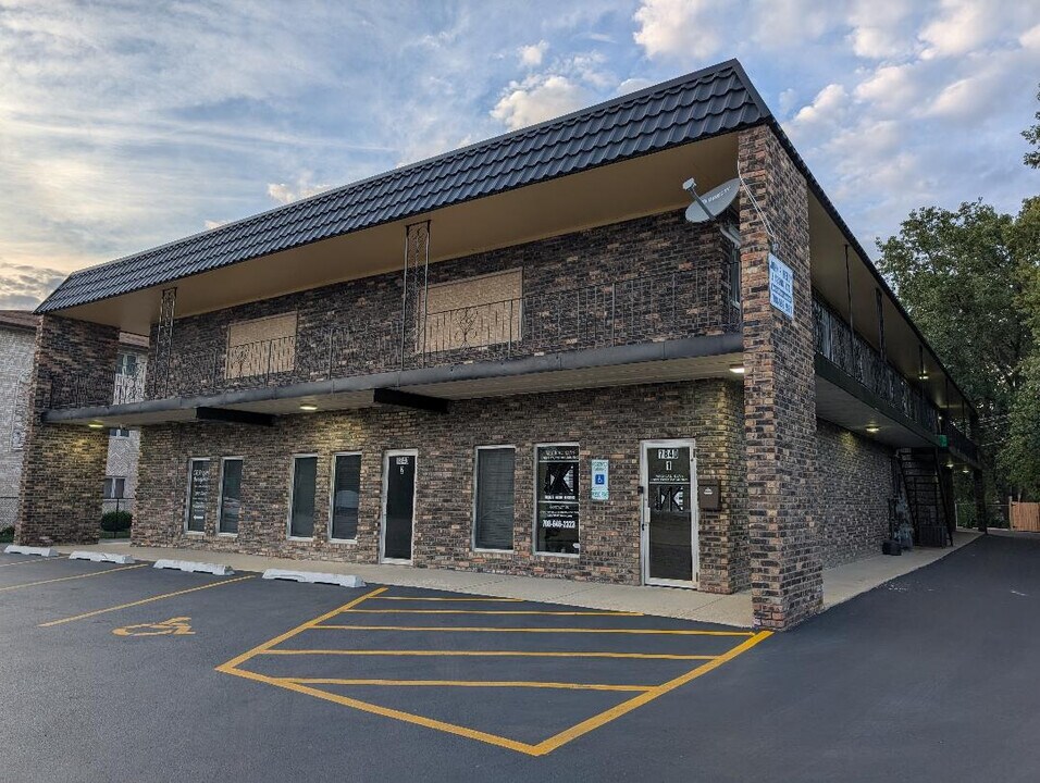 7840 W 103rd St in Palos Hills, IL - Foto de edificio