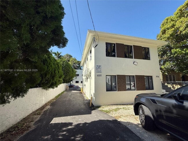 property at 1035 SW 4th St