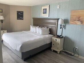 6506 Somerset Dr in Myrtle Beach, SC - Building Photo - Building Photo