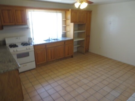 532 S Camino Los Banos in San Jacinto, CA - Building Photo - Building Photo