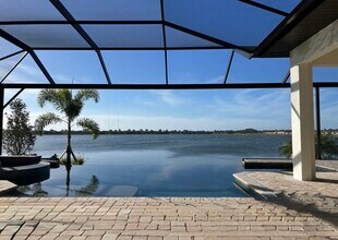 597 Maraviya Blvd in Nokomis, FL - Foto de edificio - Building Photo