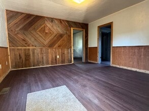 316 E Kenworthy St in Perkins, OK - Building Photo - Building Photo