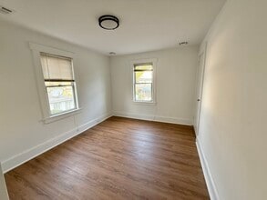 30 Walter Hammond Pl, Unit #2 in Waldwick, NJ - Building Photo - Building Photo