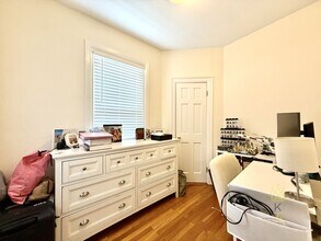 674 Washington St in Brookline, MA - Foto de edificio - Building Photo