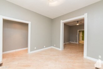 2705 W Francis Pl-Unit -# 1 in Chicago, IL - Building Photo - Building Photo