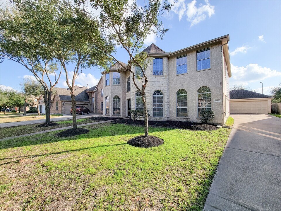 21007 Bright Lake Bend Ct in Richmond, TX - Foto de edificio