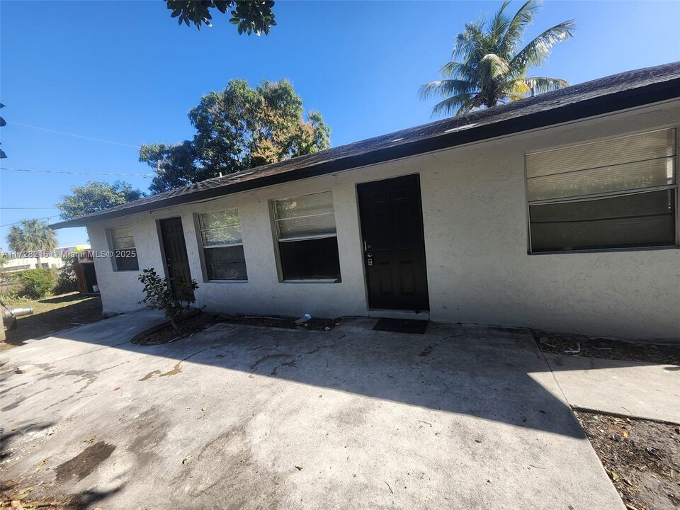 711 14th St in West Palm Beach, FL - Building Photo