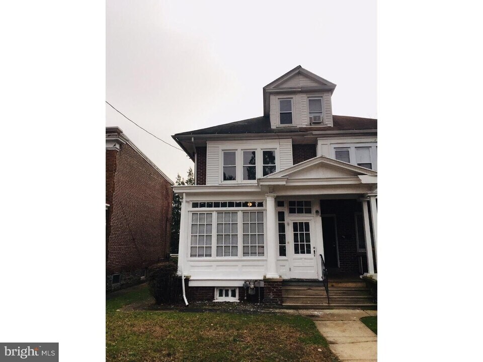 605 E 19th St in Chester, PA - Building Photo