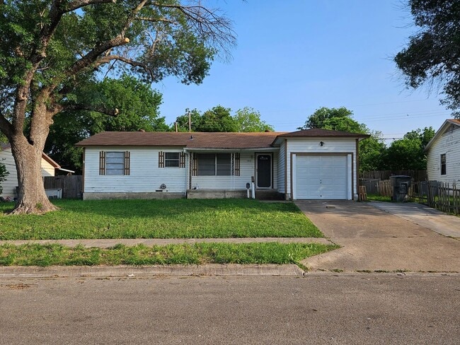 1410 Redondo Dr in Killeen, TX - Building Photo - Building Photo