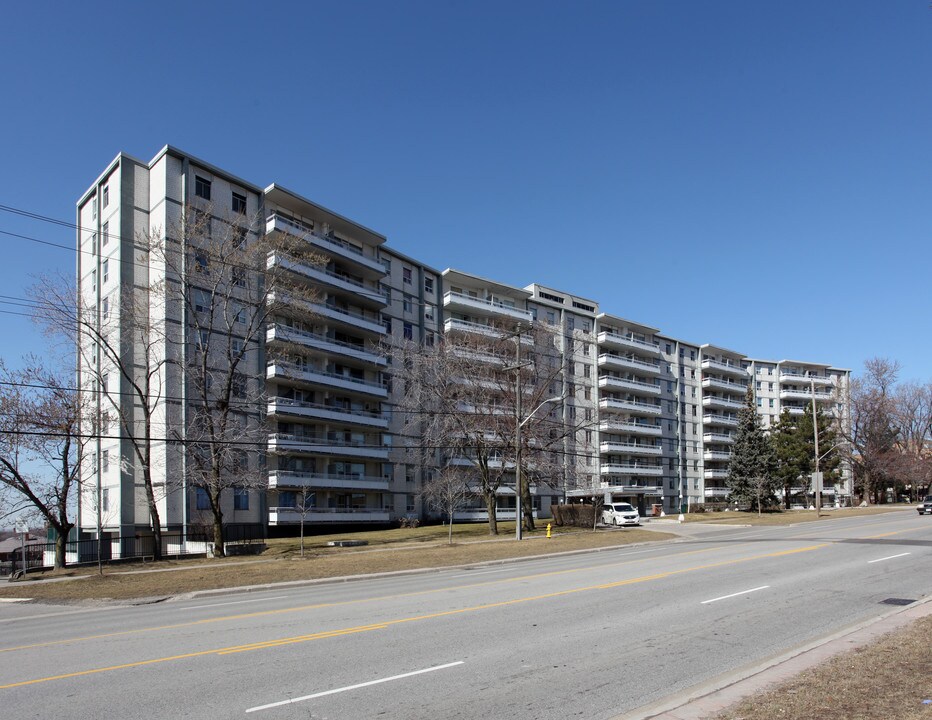 3460 Keele St in Toronto, ON - Building Photo