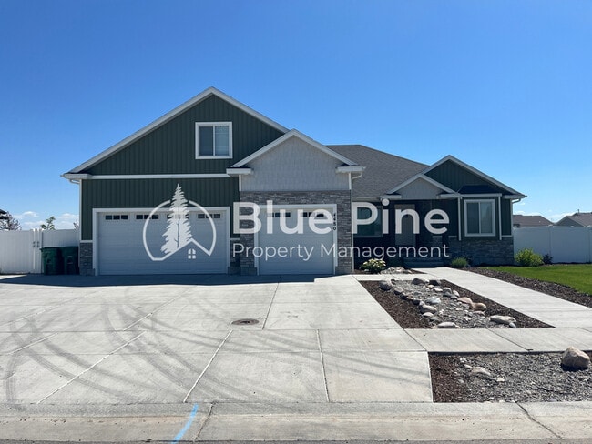 property at 4480 N Bristol Dr