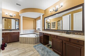 31183 Pecan Creek Dr in Brookshire, TX - Building Photo - Building Photo