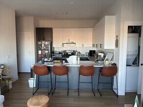 3204 N Clifton Ave in Chicago, IL - Building Photo - Building Photo