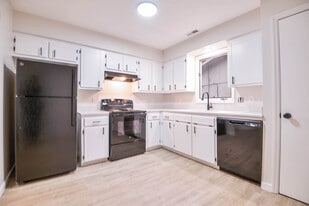 4934 Robin Dr in Omaha, NE - Building Photo