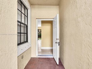 3878 Tree Top Dr in Weston, FL - Building Photo - Building Photo