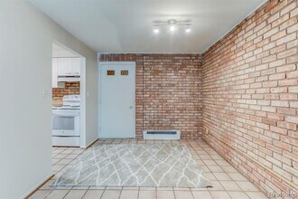 2230 W 14 Mile Rd-Unit -31 in Royal Oak, MI - Foto de edificio - Building Photo