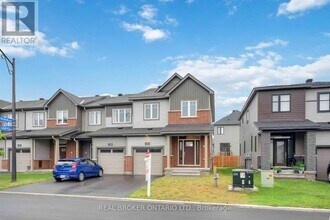242 Tullaghan Hts in Ottawa, ON - Building Photo - Building Photo