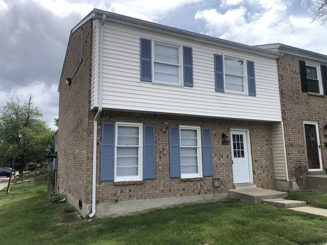 property at 222 Hedgewood Ct