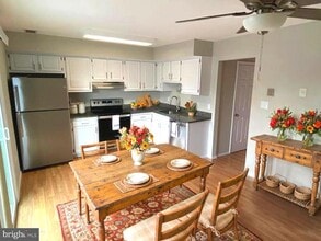 130 W Orndorff Dr in Brunswick, MD - Building Photo - Building Photo