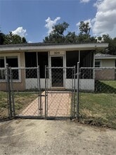 325 Chesney Blvd in Frostproof, FL - Building Photo - Building Photo