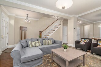 2650 Woodley Pl NW in Washington, DC - Building Photo - Building Photo