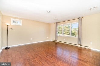 1145 Highland Dr in Mechanicsburg, PA - Building Photo - Building Photo