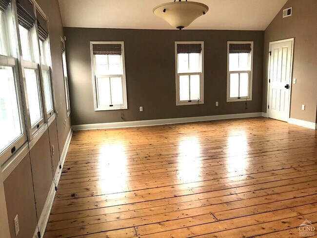237 Robinson St in Hudson, NY - Building Photo - Building Photo