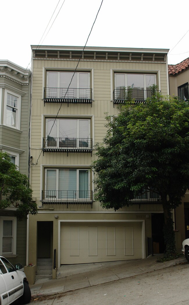 2034 Leavenworth St in San Francisco, CA - Building Photo - Building Photo