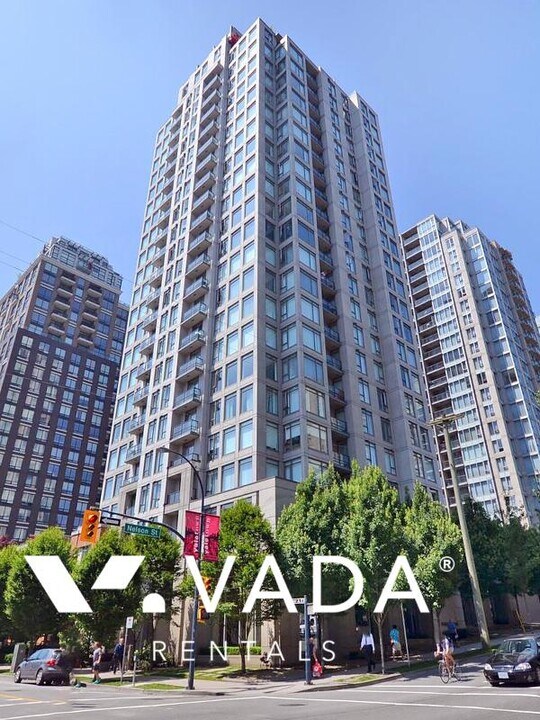 1001 Homer St in Vancouver, BC - Building Photo